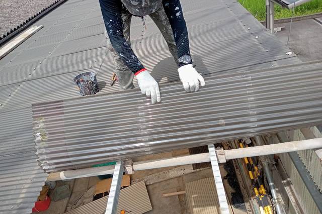 岡山県瀬戸内市Ｓ様邸　屋根塗装・波板張替え工事の画像3