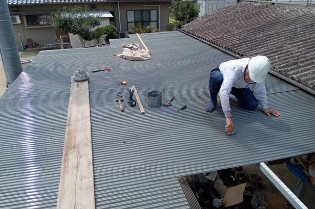 岡山県瀬戸内市Ｓ様邸　屋根塗装・波板張替え工事の画像3