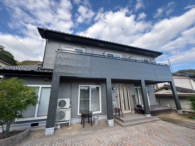 岡山県倉敷市E様邸　外壁塗装・付帯部塗装・コーキング工事・基礎塗装・ウッドデッキ塗装・フェンス塗装・バルコニー防水工事の画像