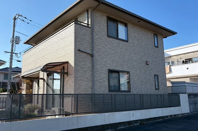 岡山県岡山市中区A様邸　屋根塗装・外壁塗装・付帯部塗装・基礎塗装・コーキング工事・外構壁塗装の画像3